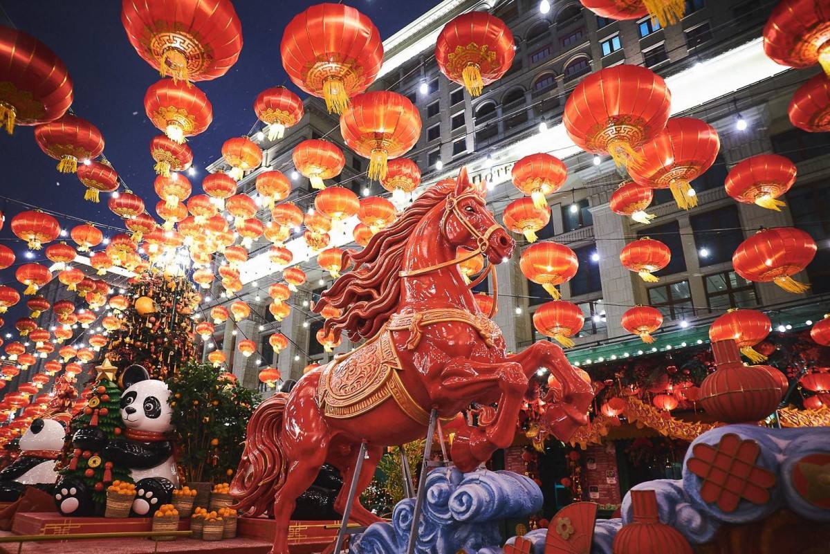 Пока Москва празднует китайский Новый год, в Пекине проходит Масленица