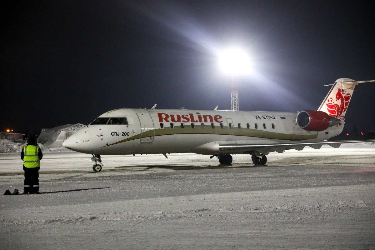 Пассажиров рейса на Уфу, совершившего вынужденную посадку в аэропорту вылета, разместили в гостиницах Нарьян-Мара