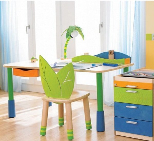Как выбрать идеальный стол для детской комнаты: советы и рекомендации