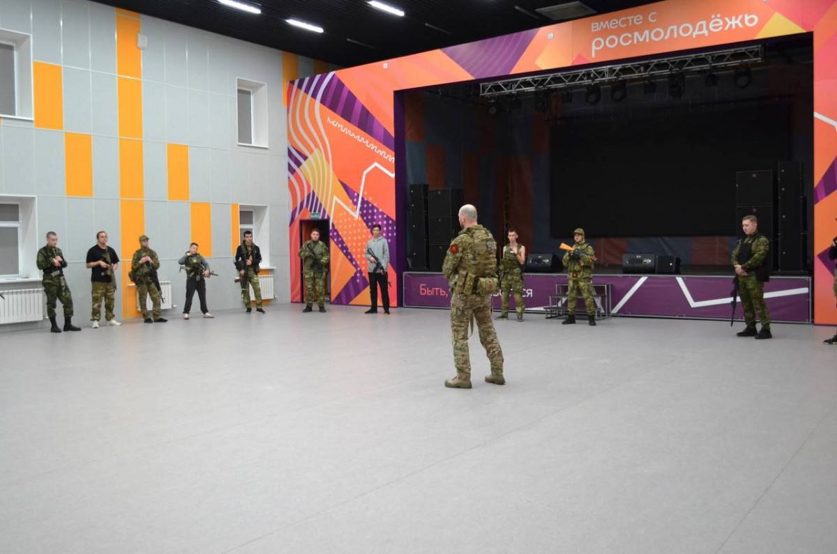 Ветераны специальной военной операции участвуют в патриотическом воспитании школьников НАО