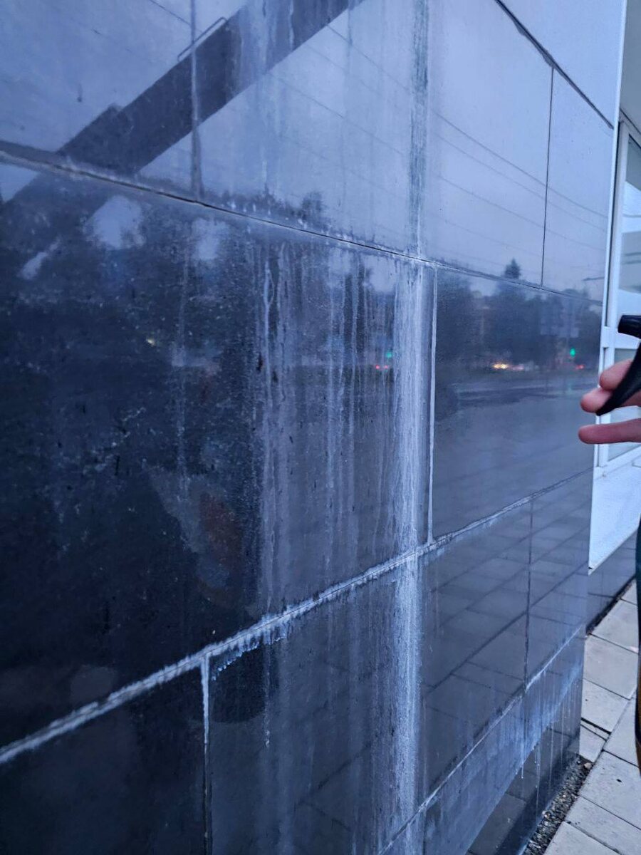 Как избавиться от белого налета на фасаде: секреты успешной уборки