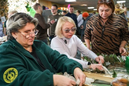 1 Жители НАО собрали на ярмарке более 1 млн рублей в поддержку бойцов СВО