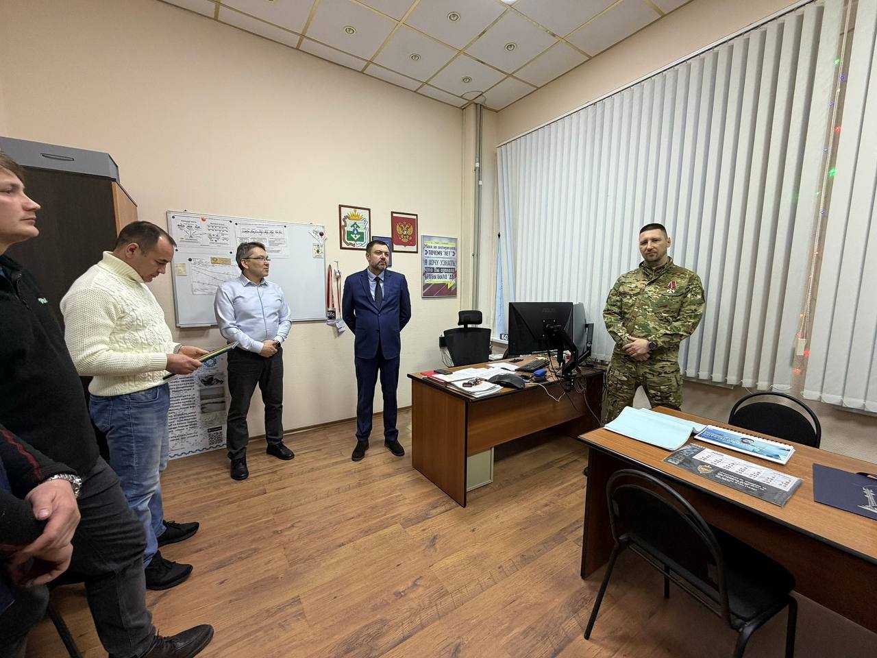 Ветераны спецоперации НАО учатся навыкам госуправления на проекте «Сэр`Варк. Белый медведь» Ветераны спецоперации НАО учатся навыкам госуправления на проекте «Сэр`Варк. Белый медведь»