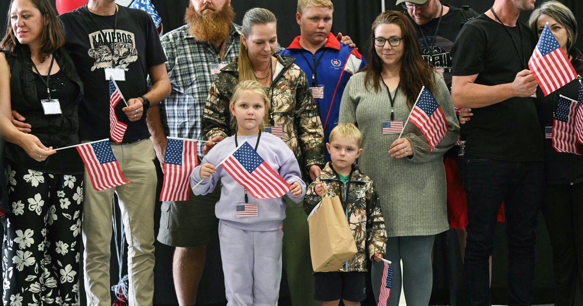 Добро пожаловать. …если ты белый