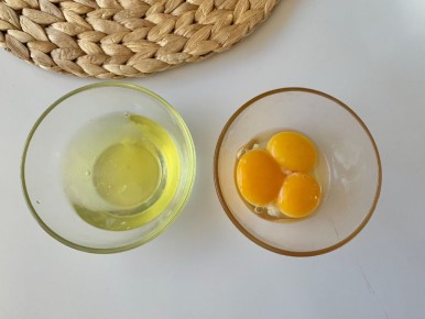 Устаете от однообразия? Попробуйте рис с яйцом и овощами на гарнир!