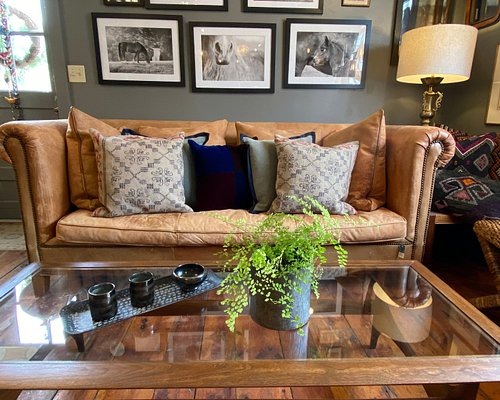 Секреты разумного дизайна: на чем не стоит экономить в гостиной