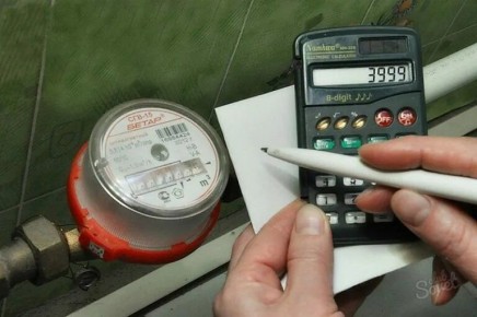 Как вернуть переплату за коммунальные услуги из-за просроченной поверки счетчика