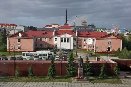 Законопроект об ужесточении налогового контроля за импортом и доходами физлиц ничего не меняет для обычных граждан, заявил в эфире Радио РБК председатель комитета Госдумы по финансовому рынку Анатолий Аксаков