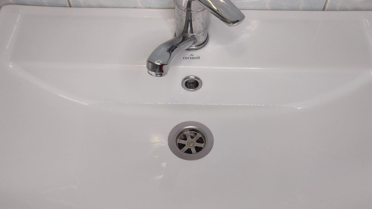 Эффективная борьба с засорами: очистка раковины с помощью простых ингредиентов