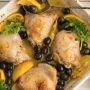 Нежные куриные бёдрышки с лимоном и оливками