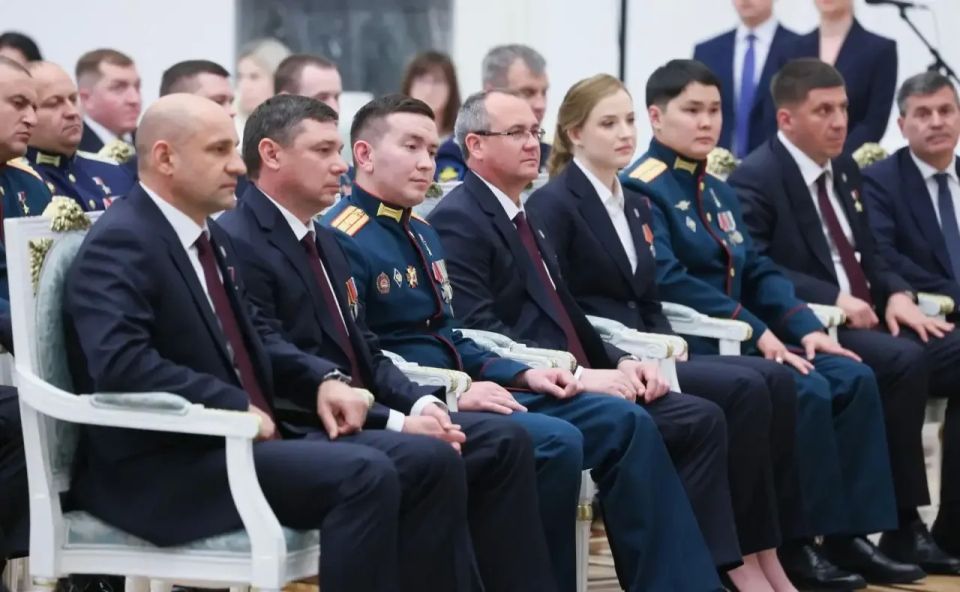 Владимир Путин встретился с выпускниками программы «Время героев», аналог которой реализуется в НАО Владимир Путин встретился с выпускниками программы «Время героев», аналог которой реализуется в НАО