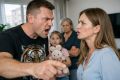 Конфликт под одной крышей: Как семейные проблемы могут обострить отношения