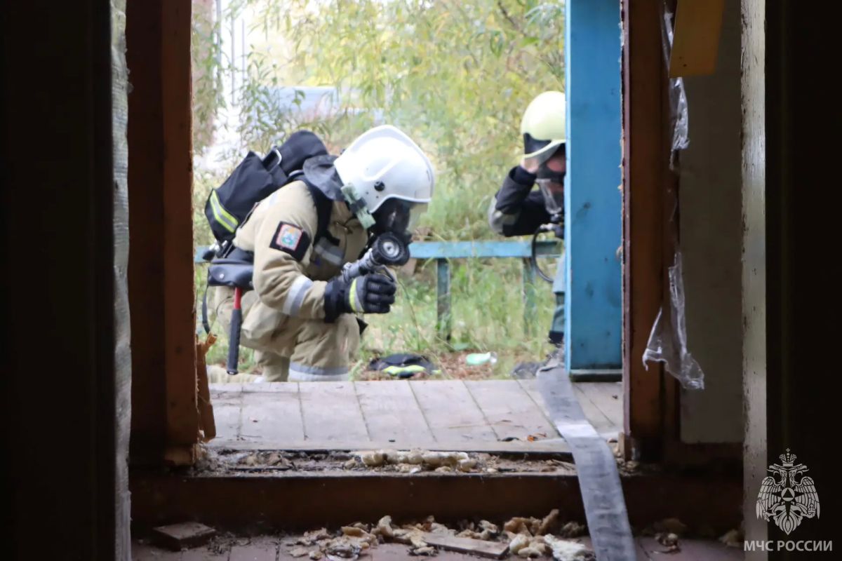 В Нарьян-Маре прошли демонстрационные пожарно-тактические учения В Нарьян-Маре прошли демонстрационные пожарно-тактические учения