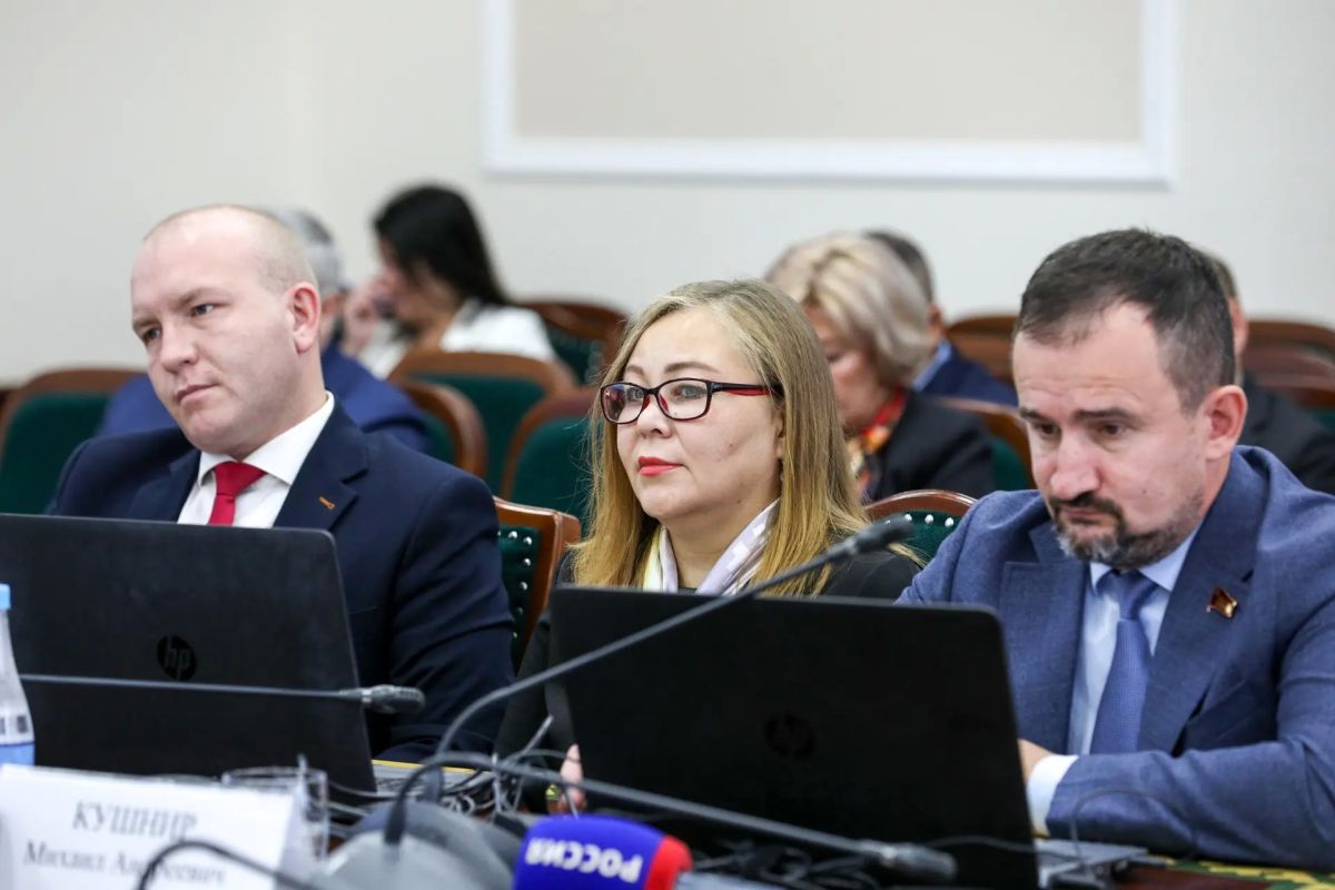 На очередной сессии Собрания депутатов принято 10 законов округа На очередной сессии Собрания депутатов принято 10 законов округа