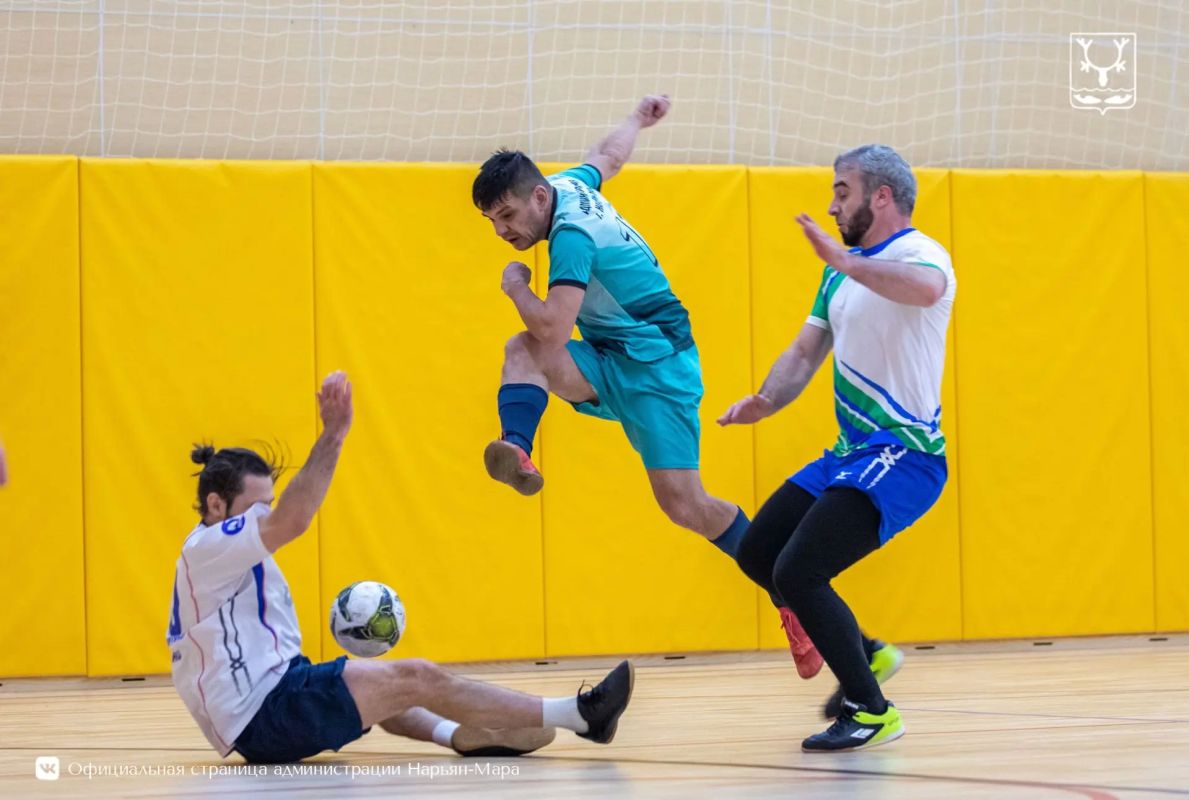 В Нарьян-Маре стартовали соревнования по мини-футболу среди предприятий и учреждений города В Нарьян-Маре стартовали соревнования по мини-футболу среди предприятий и учреждений города