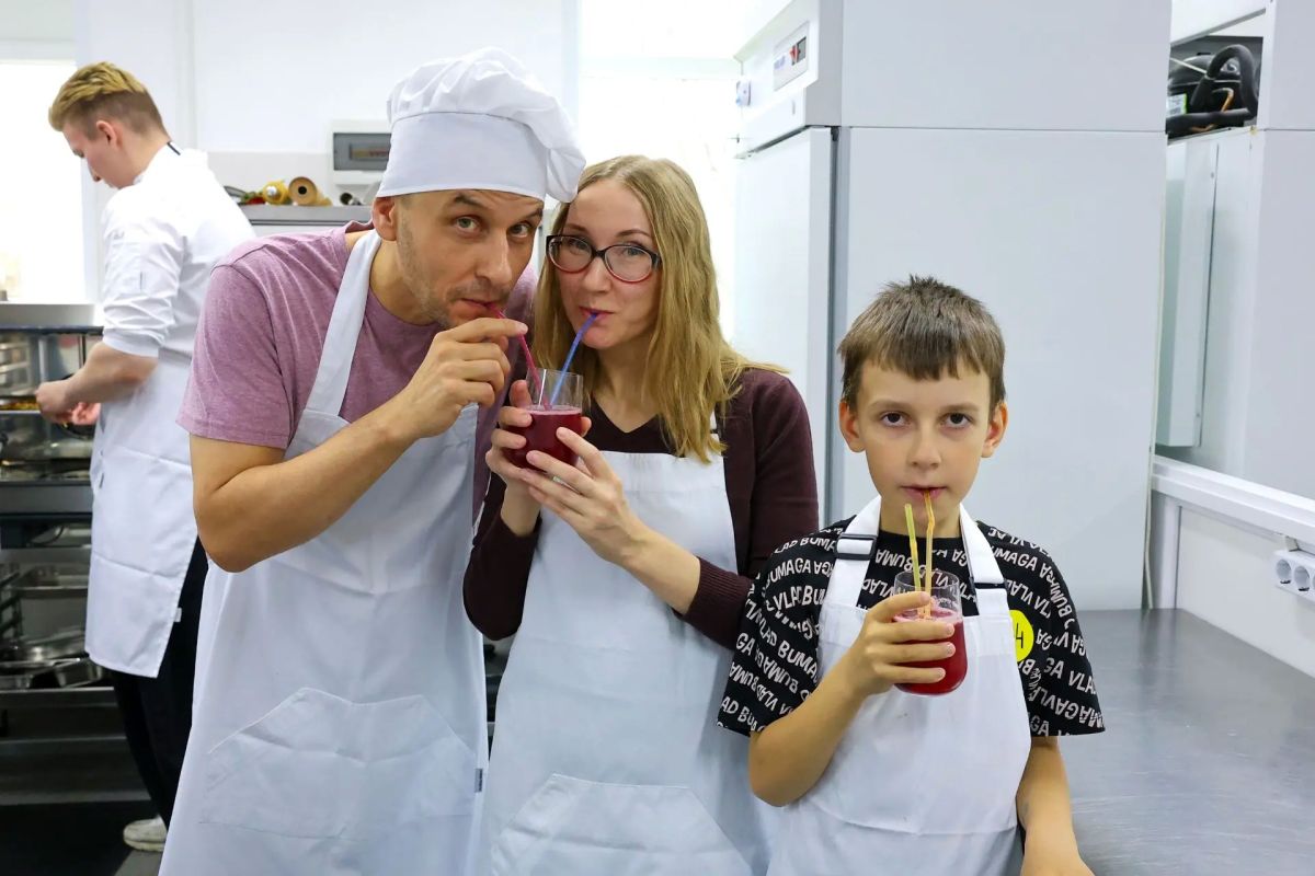 В НАО состоялся семейный мастер-класс ко Дню отца В НАО состоялся семейный мастер-класс ко Дню отца