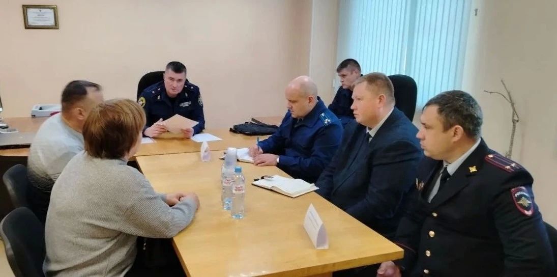 Руководитель следственного управления провел выездной личный прием граждан Руководитель следственного управления провел выездной личный прием граждан
