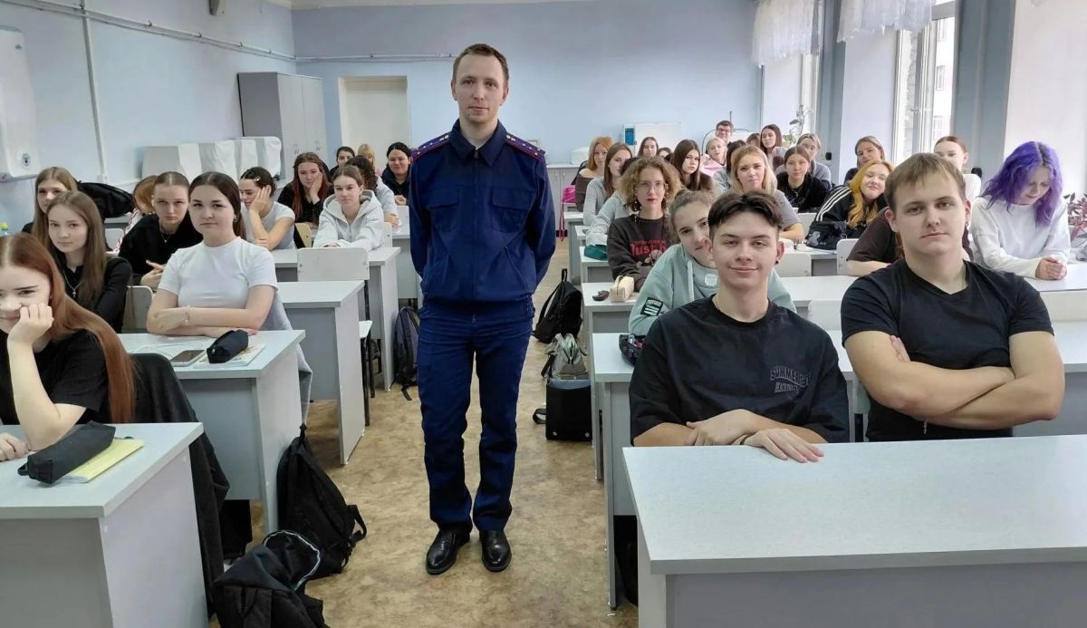 Следователь провел профилактическое занятие для студентов Архангельского медицинского колледжа Следователь провел профилактическое занятие для студентов Архангельского медицинского колледжа