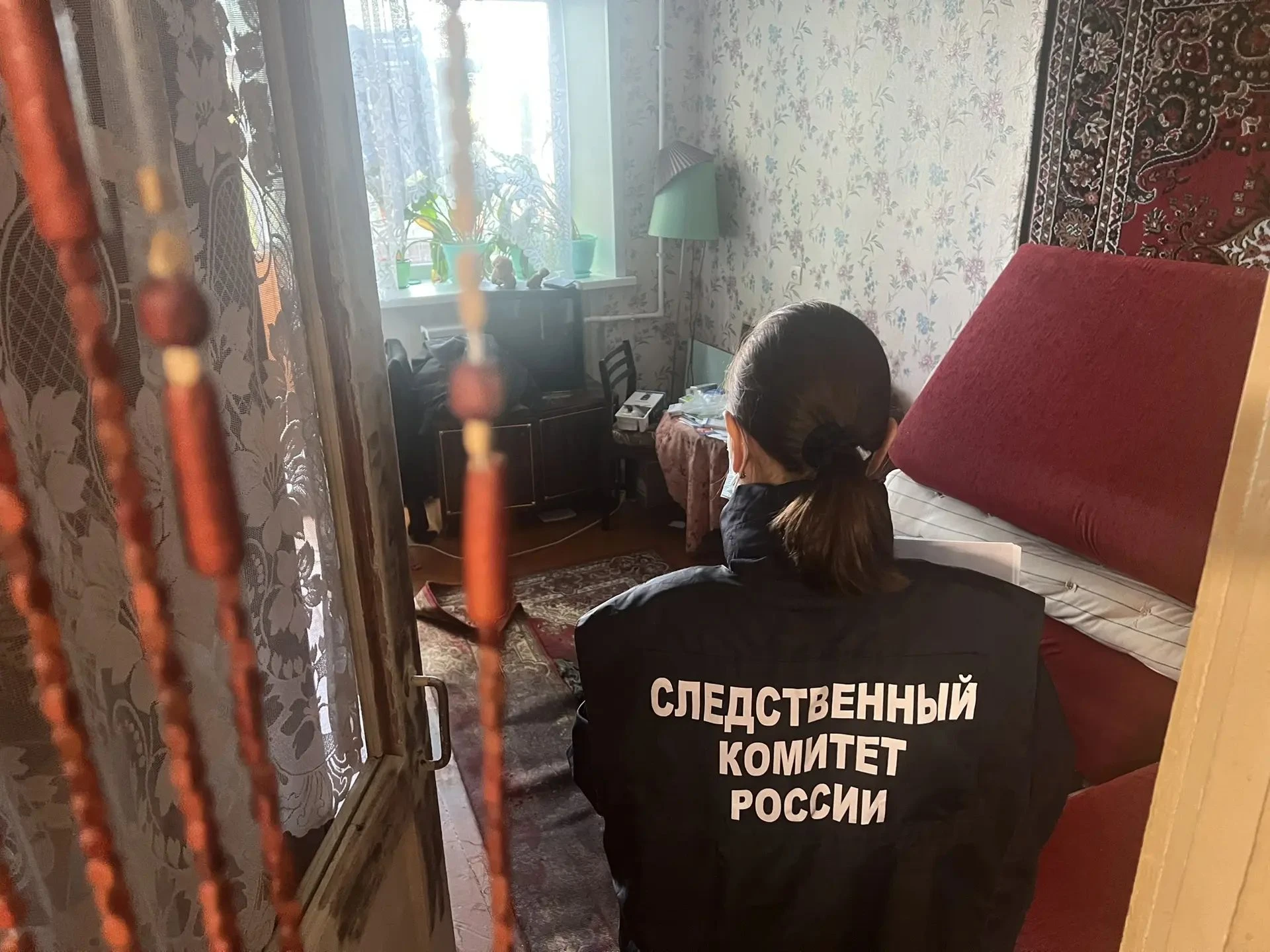 Житель Онежского района предстанет перед судом по обвинению в убийстве местного жителя, краже его имущества и открытом хищении спиртосодержащей продукции из магазина