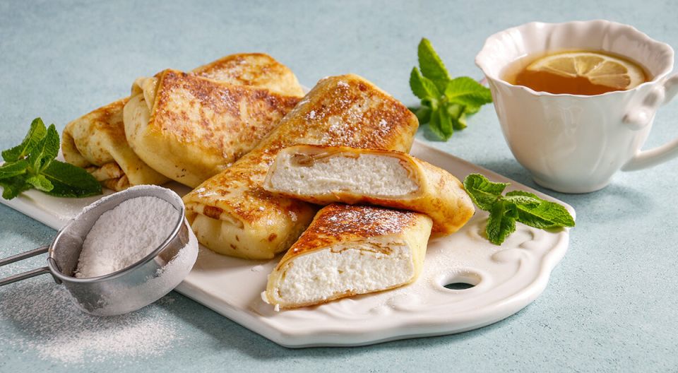 Блины на кефире с творогом: пора осваивать новые вкусы традиционной кухни