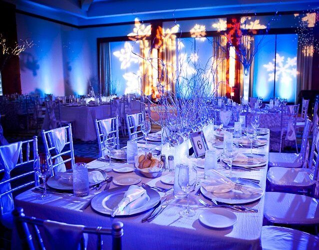 Как рестораны преображаются к Новому году