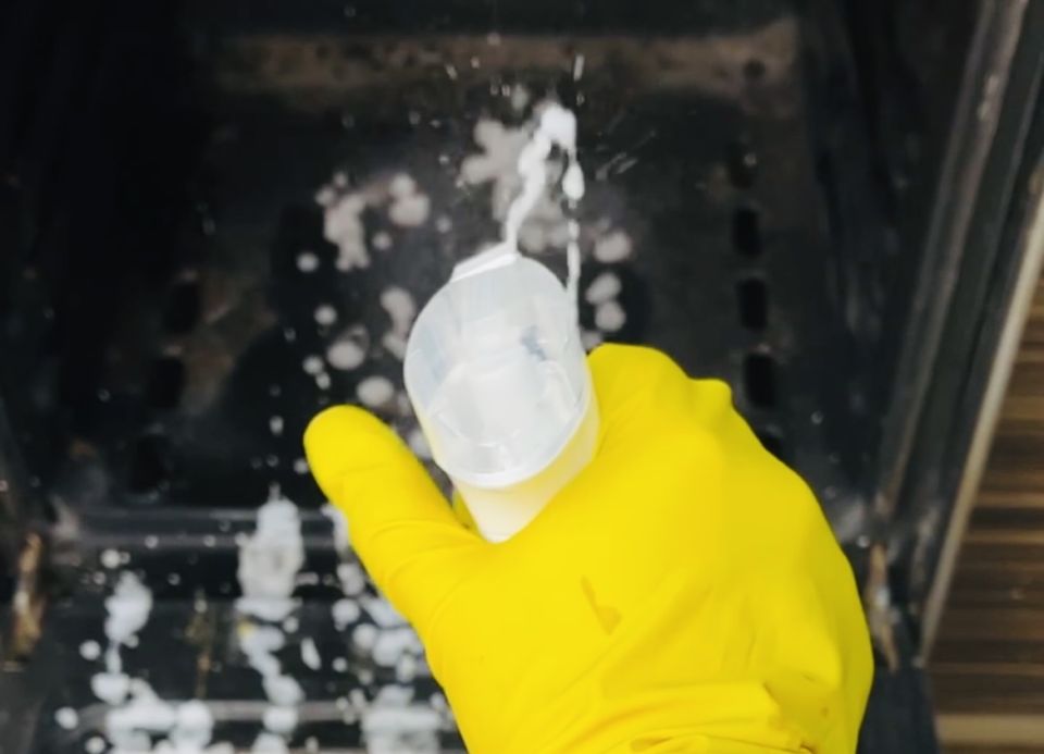 Как легко и быстро очистить духовку: секреты профессиональных клинеров