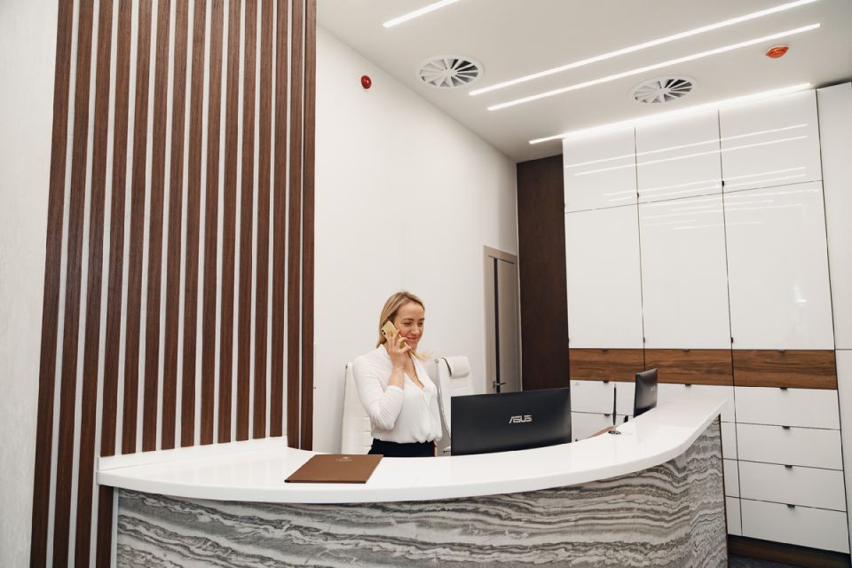 Как укрепить зубную эмаль: 7 домашних средств для защиты